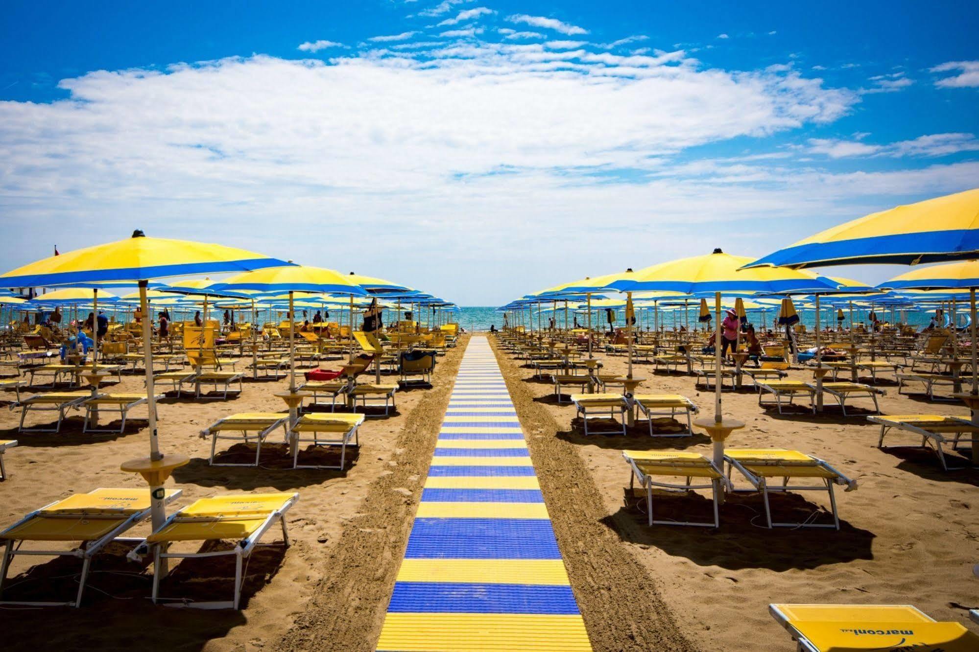 Hotel Venezuela Lido di Jesolo Exterior foto